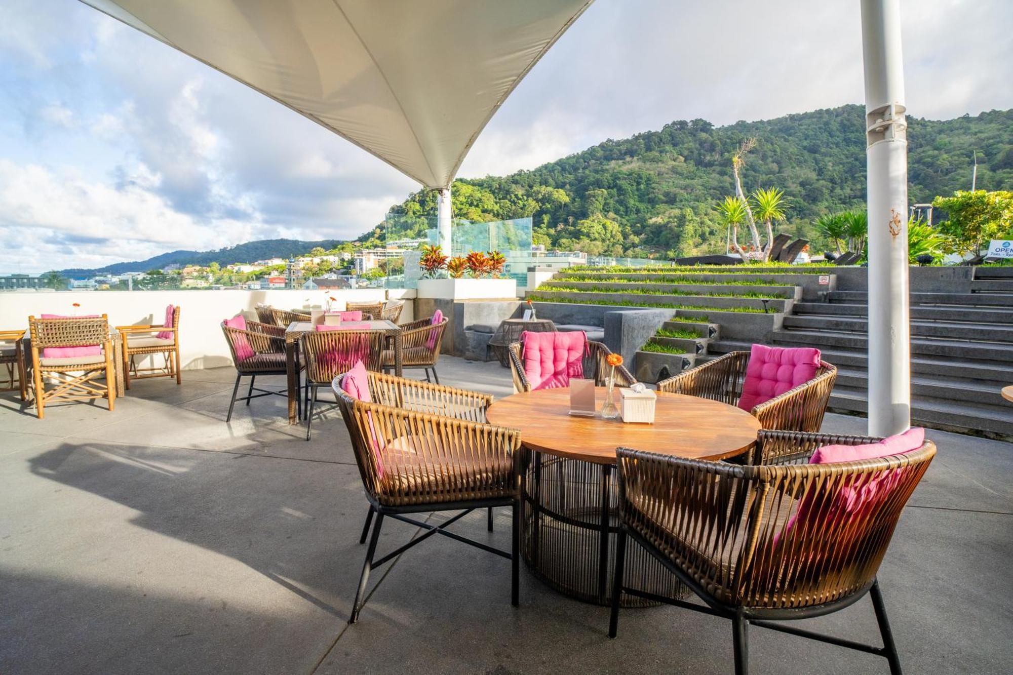 Journeyhub Phuket Patong Hotel Eksteriør billede
