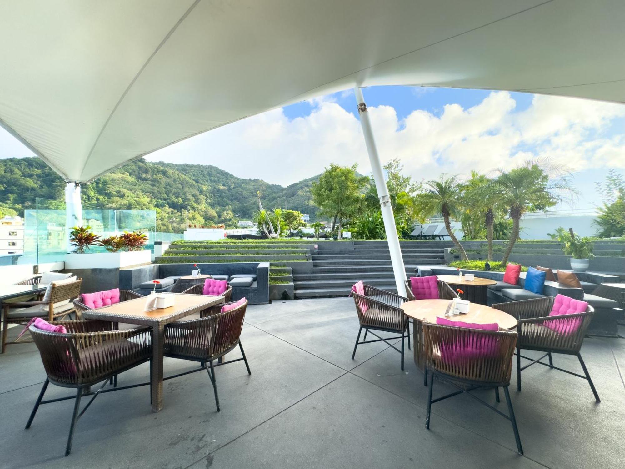 Journeyhub Phuket Patong Hotel Eksteriør billede