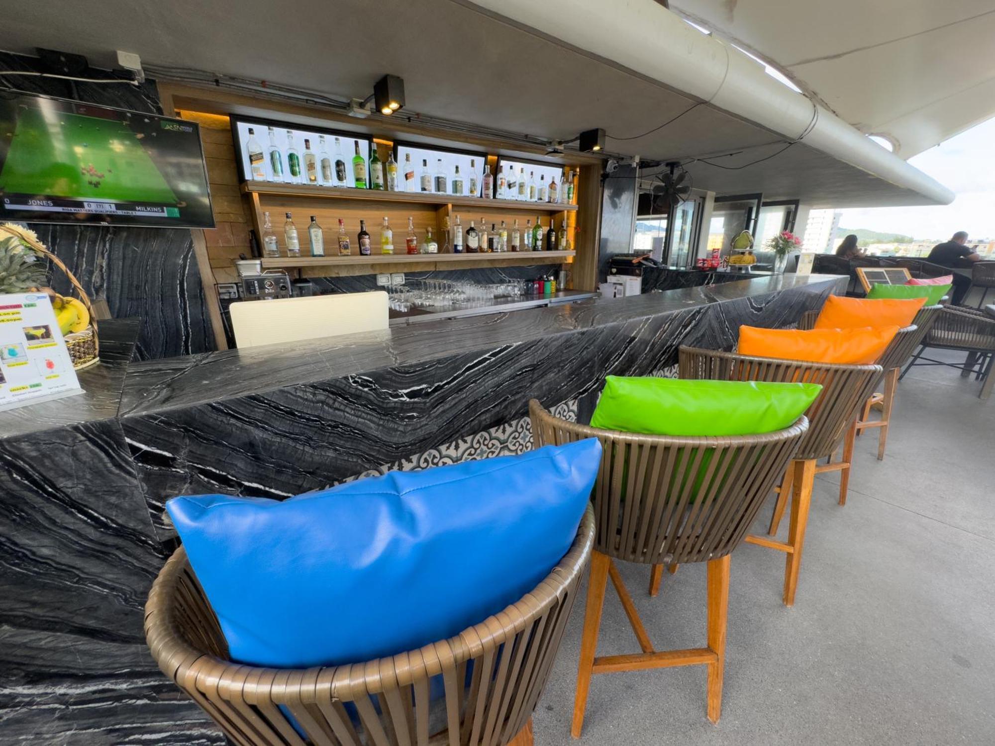 Journeyhub Phuket Patong Hotel Eksteriør billede