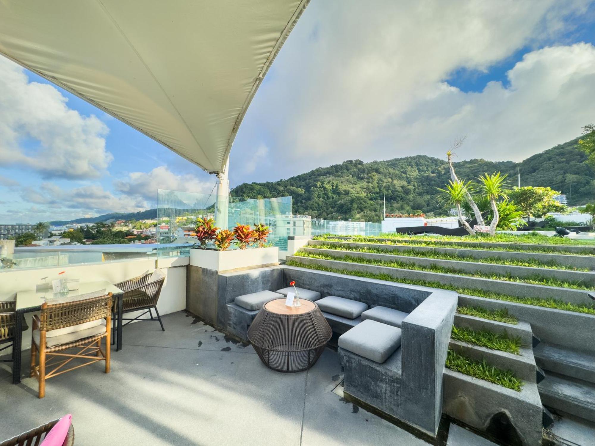 Journeyhub Phuket Patong Hotel Eksteriør billede